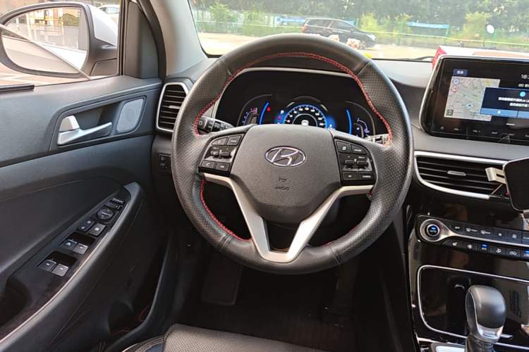 Used Hyundai Tucson 2020 280 TGDi Two-Wheel-Drive DLX Smart Enjoyment Version China VI Standard Steering Wheel
