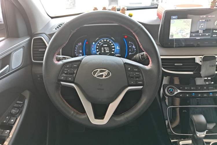 Used Hyundai Tucson 2020 280 TGDi Two-Wheel-Drive DLX Smart Enjoyment Version China VI Standard Steering Wheel