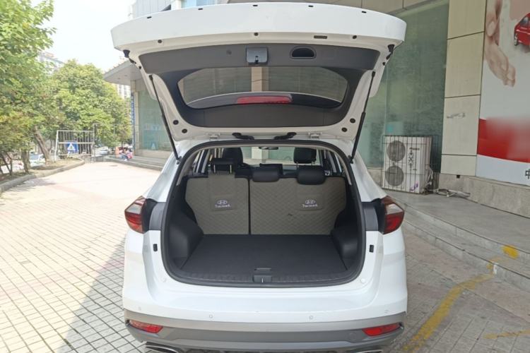 Used Hyundai Tucson 2020 280TGDi Two-Wheel-Drive GLS Fashion Edition China VI Standard Trunk