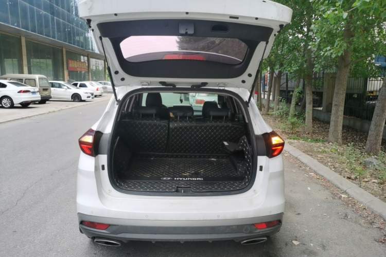 Used Hyundai Tucson 2020 280TGDi Two-Wheel-Drive GLS Fashion Edition China VI Standard Trunk