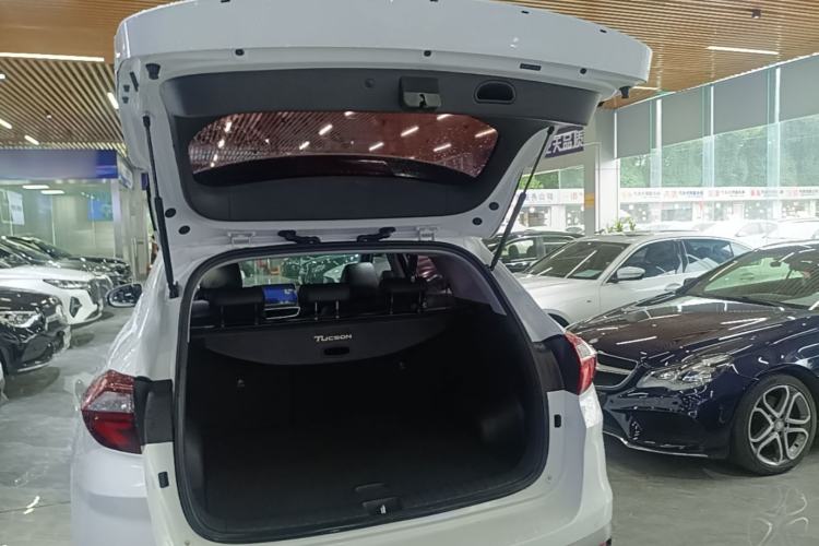 Used Hyundai Tucson 2020 280TGDi Two-Wheel-Drive GLS Fashion Edition China VI Standard Trunk