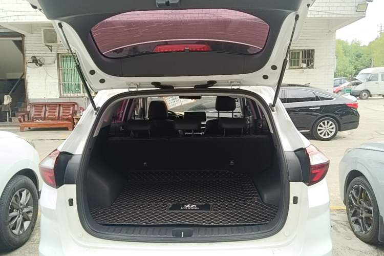 Used Hyundai Tucson 2020 280TGDi Two-Wheel-Drive GLS Smart Connectivity Version China VI Standard Trunk