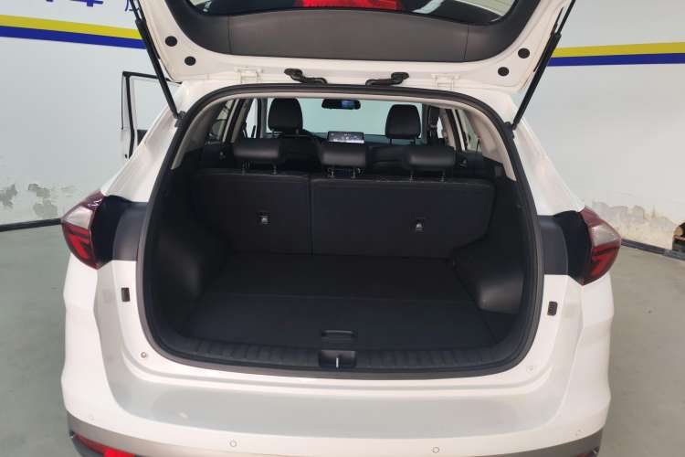 Used Hyundai Tucson 2020 280TGDi Two-Wheel-Drive GLS Fashion Edition China VI Standard Trunk