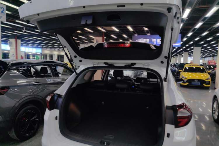 Used Hyundai Tucson 2020 280TGDi Two-Wheel-Drive GLS Fashion Edition China VI Standard Trunk
