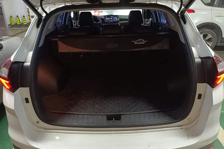 Used Hyundai Tucson 2020 280TGDi Two-Wheel-Drive GLS Fashion Edition China VI Standard Trunk