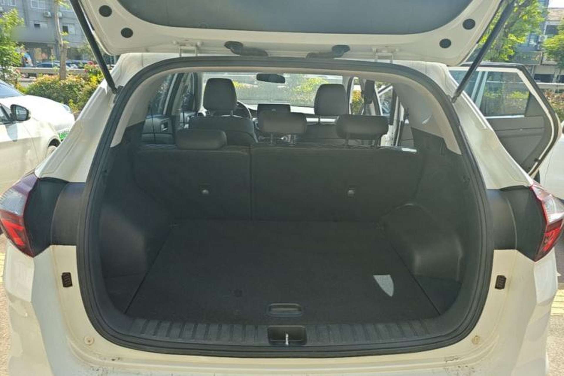 Used Hyundai Tucson 2020 280TGDi Two-Wheel-Drive GLS Fashion Edition China VI Standard Trunk