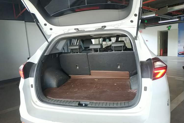 Used Hyundai Tucson 2020 280TGDi Two-Wheel-Drive GLS Fashion Edition China VI Standard Trunk