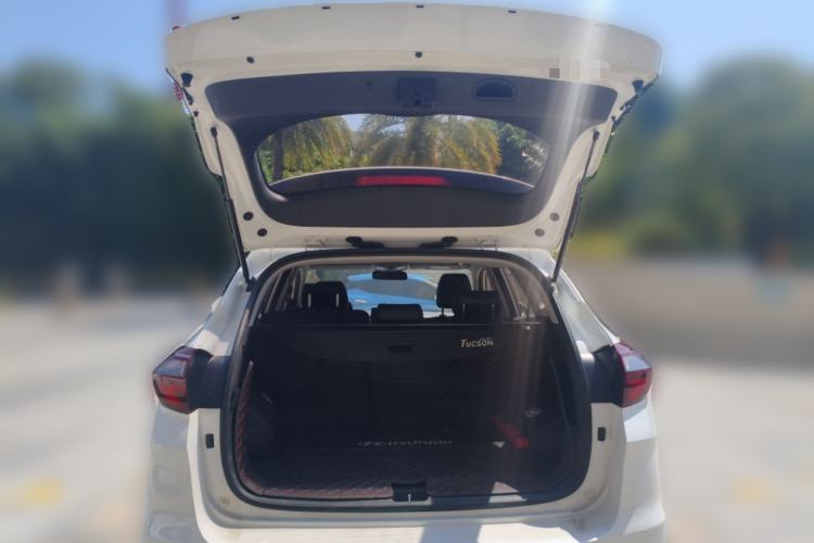 Used Hyundai Tucson 2020 280TGDi Two-Wheel-Drive GLS Fashion Edition China VI Standard Trunk