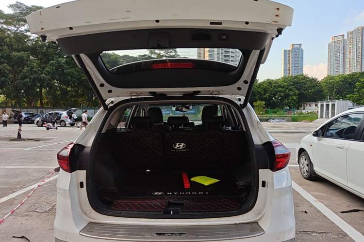 Used Hyundai Tucson 2020 280 TGDi Two-Wheel-Drive DLX Smart Enjoyment Version China VI Standard Trunk