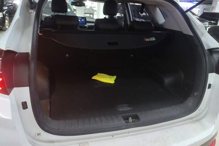 Used Hyundai Tucson 2020 280TGDi Two-Wheel-Drive GLS Smart Connectivity Version China VI Standard Trunk