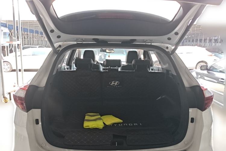 Used Hyundai Tucson 2020 280 TGDi Two-Wheel-Drive DLX Smart Enjoyment Version China VI Standard Trunk