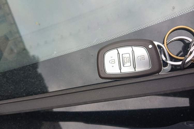 Used Hyundai Tucson 2020 280TGDi Two-Wheel-Drive GLS Fashion Edition China VI Standard Vehicle Key