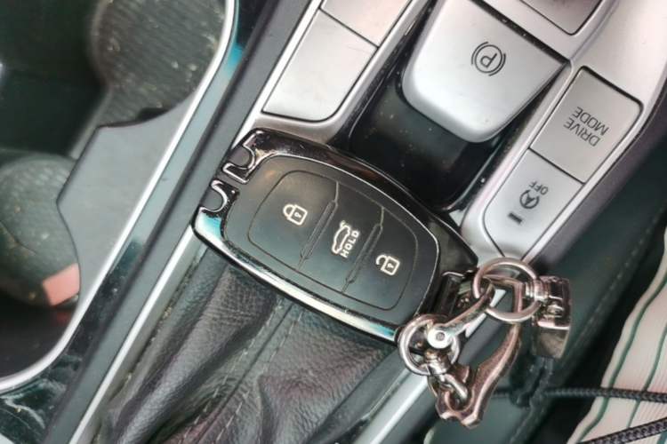 Used Hyundai Tucson 2020 280TGDi Two-Wheel-Drive GLS Fashion Edition China VI Standard Vehicle Key