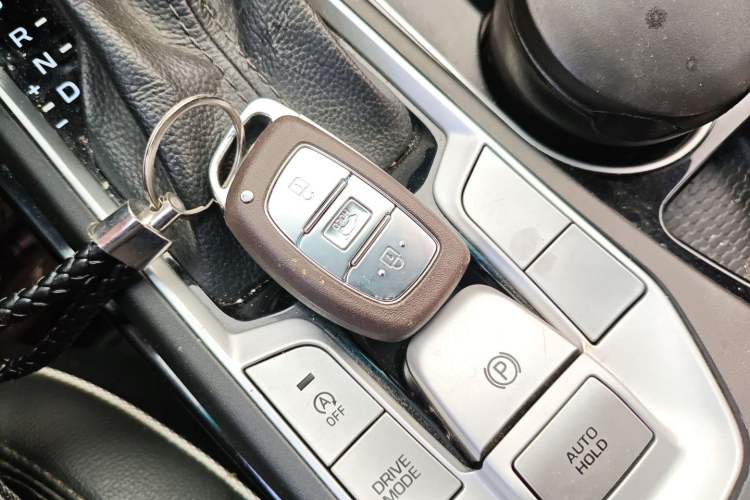 Used Hyundai Tucson 2020 280TGDi Two-Wheel-Drive GLS Fashion Edition China VI Standard Vehicle Key