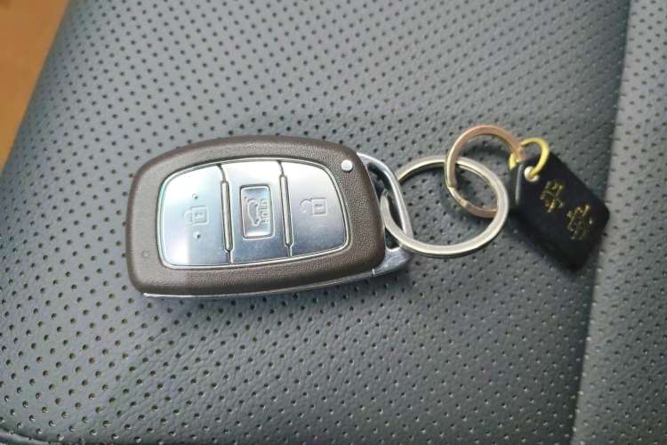 Used Hyundai Tucson 2020 280TGDi Two-Wheel-Drive GLS Fashion Edition China VI Standard Vehicle Key
