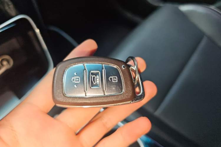 Used Hyundai Tucson 2020 280TGDi Two-Wheel-Drive GLS Fashion Edition China VI Standard Vehicle Key