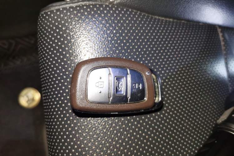 Used Hyundai Tucson 2020 280TGDi Two-Wheel-Drive GLS Fashion Edition China VI Standard Vehicle Key