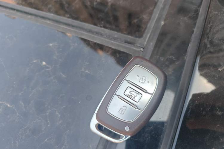 Used Hyundai Tucson 2020 280TGDi Two-Wheel-Drive GLS Fashion Edition China VI Standard Vehicle Key