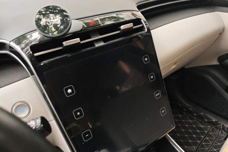 Used Hyundai Tucson 2021 Tucson L 1.5T DCT Luxury Prestige Edition Audio And AC Panel