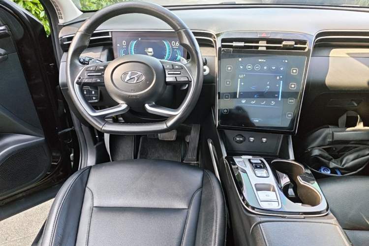 Used Hyundai Tucson 2021 Tucson L 1.5T DCT Luxury Prestige Edition Audio And AC Panel