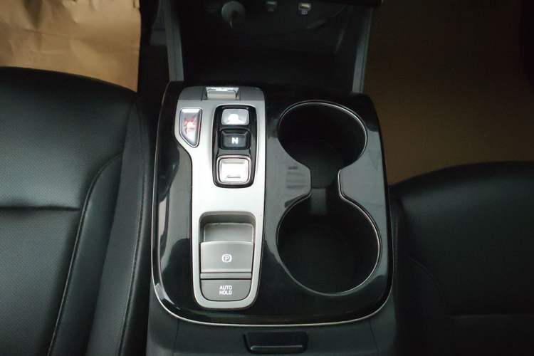 Used Hyundai Tucson 2021 Tucson L 1.5T DCT GLX Elite Edition Gear Lever