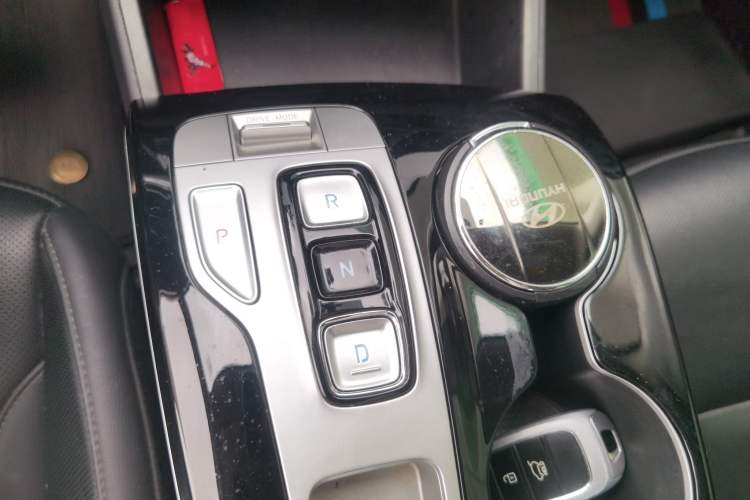 Used Hyundai Tucson 2021 Tucson L 1.5T DCT GLX Elite Edition Gear Lever