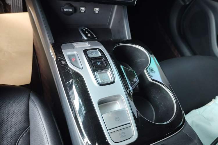 Used Hyundai Tucson 2021 Tucson L 1.5T DCT GLX Elite Edition Gear Lever