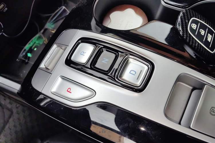Used Hyundai Tucson 2021 Tucson L 1.5T DCT GLX Elite Edition Gear Lever