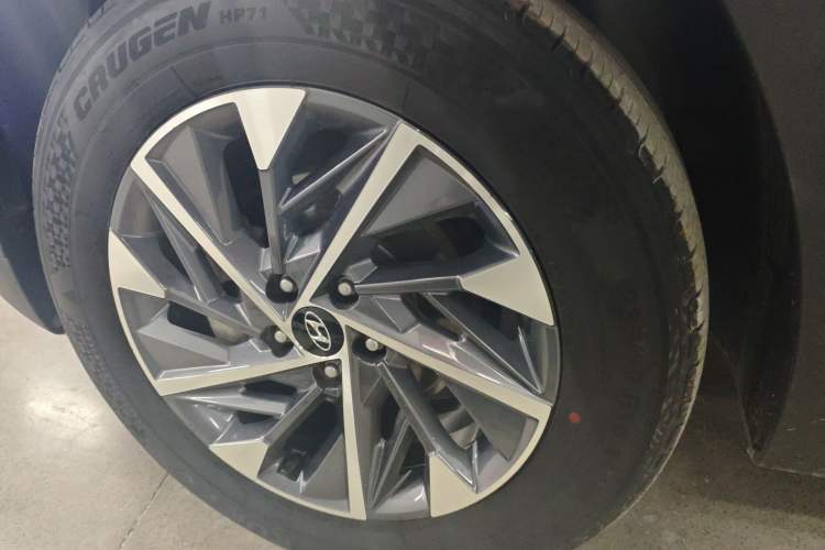 Used Hyundai Tucson 2021 Tucson L 1.5T DCT GLX Elite Edition Left Front Wheel Hub