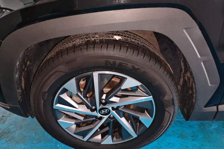 Used Hyundai Tucson 2021 Tucson L 1.5T DCT GLX Elite Edition Left Front Wheel Hub