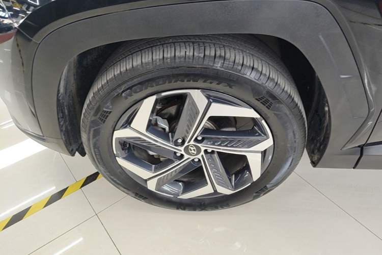 Used Hyundai Tucson 2021 Tucson L 1.5T DCT Luxury Prestige Edition Left Front Wheel Hub