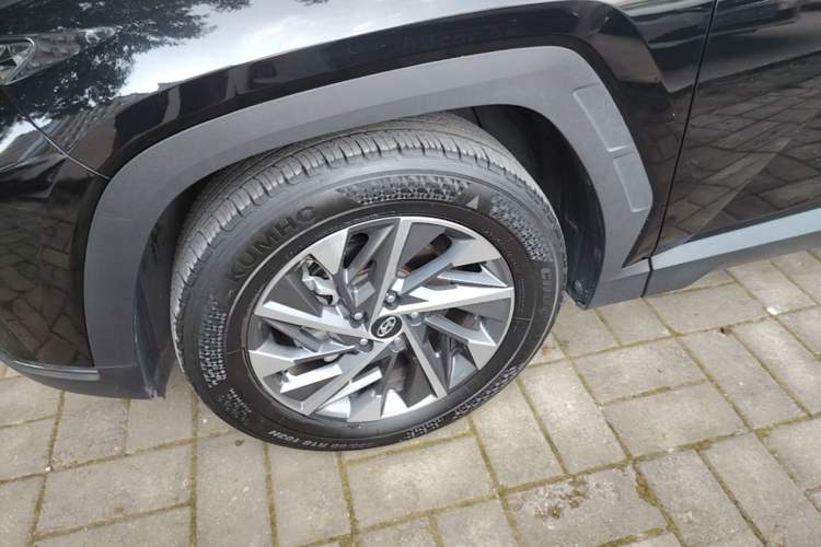 Used Hyundai Tucson 2021 Tucson L 1.5T DCT GLX Elite Edition Left Front Wheel Hub