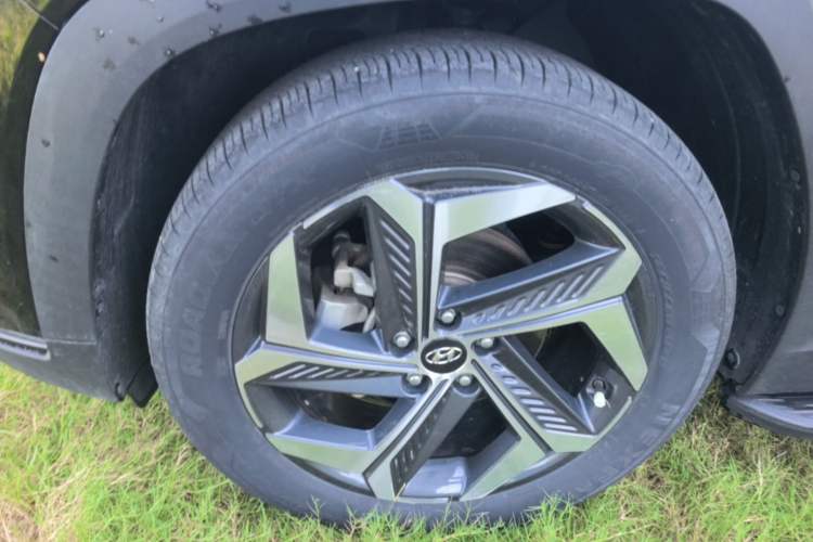 Used Hyundai Tucson 2021 Tucson L 1.5T DCT Luxury Prestige Edition Left Front Wheel Hub