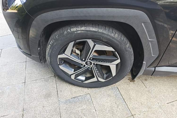 Used Hyundai Tucson 2021 Tucson L 1.5T DCT Luxury Prestige Edition Left Front Wheel Hub