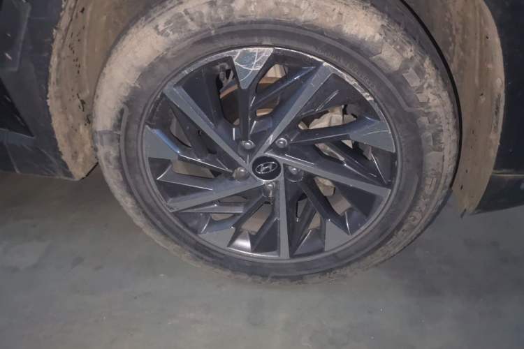 Used Hyundai Tucson 2021 Tucson L 1.5T DCT GLX Elite Edition Right Front Wheel Hub
