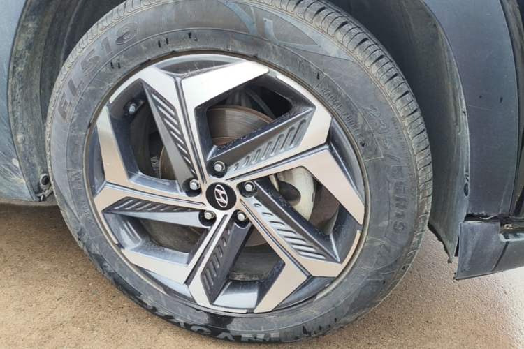 Used Hyundai Tucson 2021 Tucson L 1.5T DCT Luxury Prestige Edition Right Front Wheel Hub