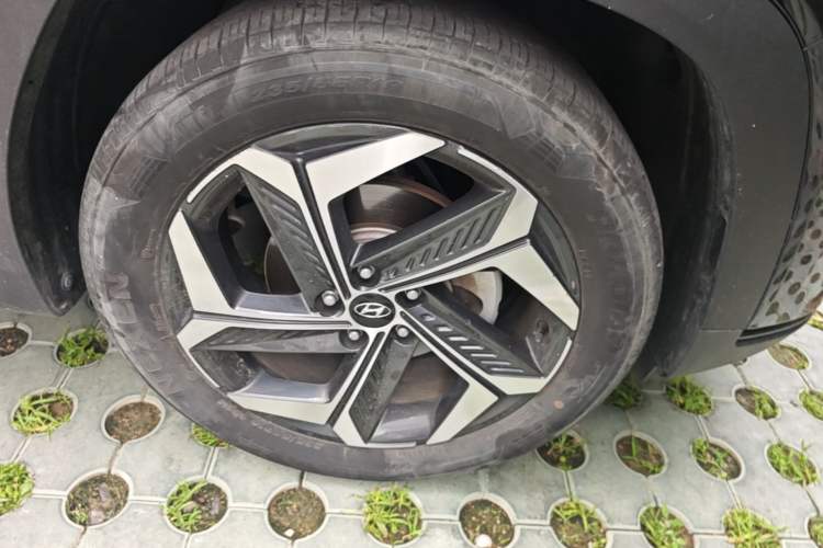 Used Hyundai Tucson 2021 Tucson L 1.5T DCT TOP Flagship Edition Right Front Wheel Hub
