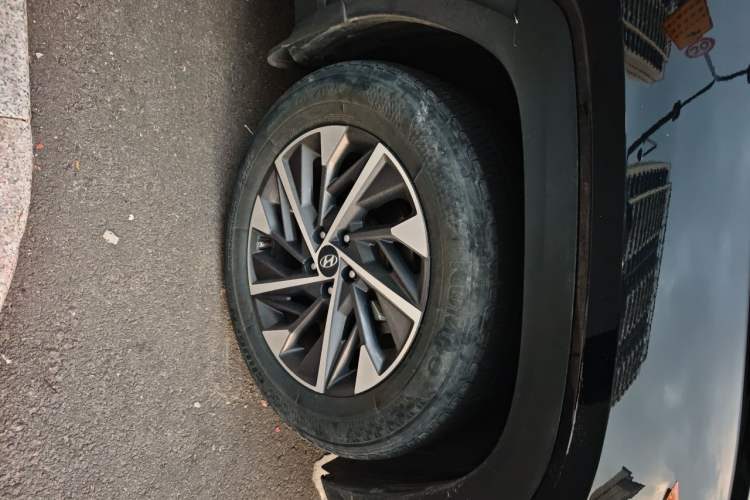 Used Hyundai Tucson 2021 Tucson L 1.5T DCT GLX Elite Edition Right Front Wheel Hub