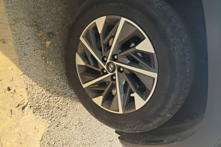 Used Hyundai Tucson 2021 Tucson L 1.5T DCT GLX Elite Edition Right Front Wheel Hub