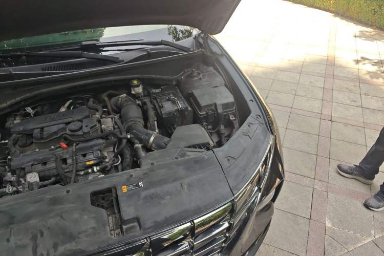 Used Hyundai Tucson  Engine Bay Left