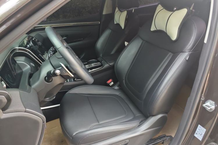 Used Hyundai Tucson  Left Front Seat
