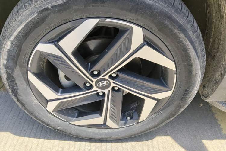 Used Hyundai Tucson 2021 Tucson L 1.5T DCT Luxury Prestige Edition Left Front Wheel Hub