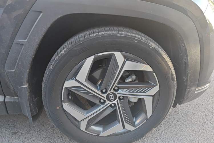 Used Hyundai Tucson 2021 Tucson L 1.5T DCT Luxury Prestige Edition Right Front Wheel Hub