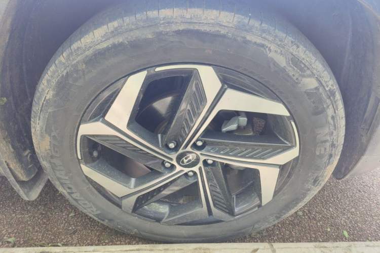 Used Hyundai Tucson 2021 Tucson L 1.5T DCT Luxury Prestige Edition Right Front Wheel Hub