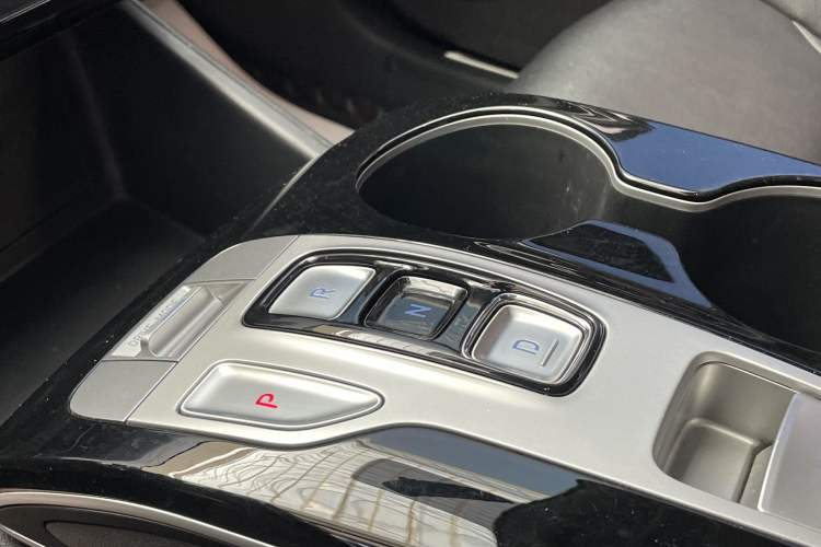 Used Hyundai Tucson 2021 Tucson L 1.5T DCT GLX Elite Edition Gear Lever