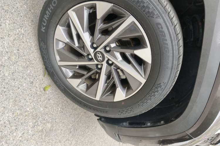 Used Hyundai Tucson 2021 Tucson L 1.5T DCT GLX Elite Edition Right Front Wheel Hub