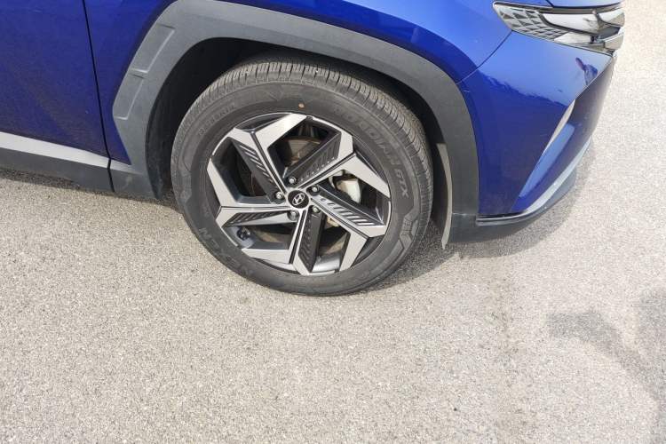 Used Hyundai Tucson 2021 Tucson L 1.5T DCT Luxury Prestige Edition Right Front Wheel Hub