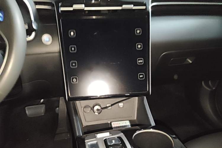 Used Hyundai Tucson 2021 Tucson L 1.5T DCT GLX Elite Edition Audio And AC Panel
