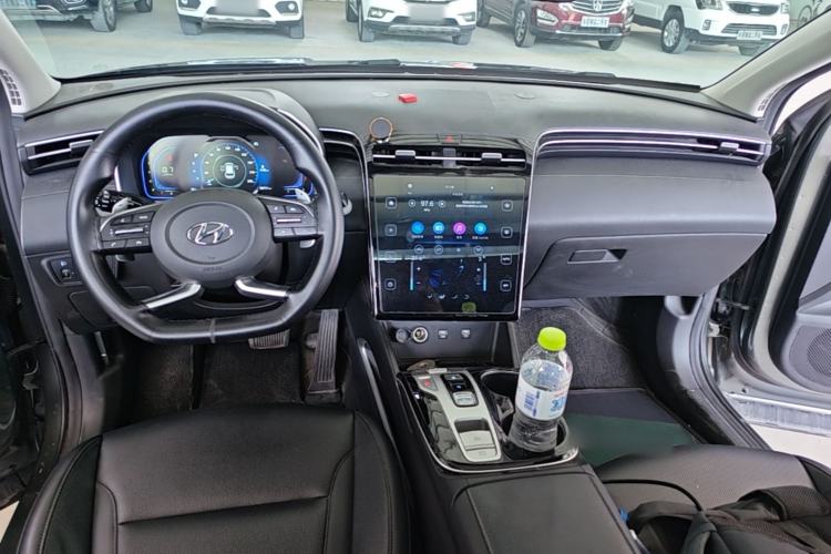 Used Hyundai Tucson 2021 Tucson L 1.5T DCT GLX Elite Edition Center Console