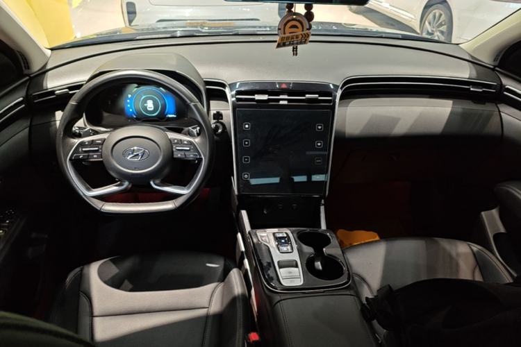 Used Hyundai Tucson 2021 Tucson L 1.5T DCT GLX Elite Edition Center Console